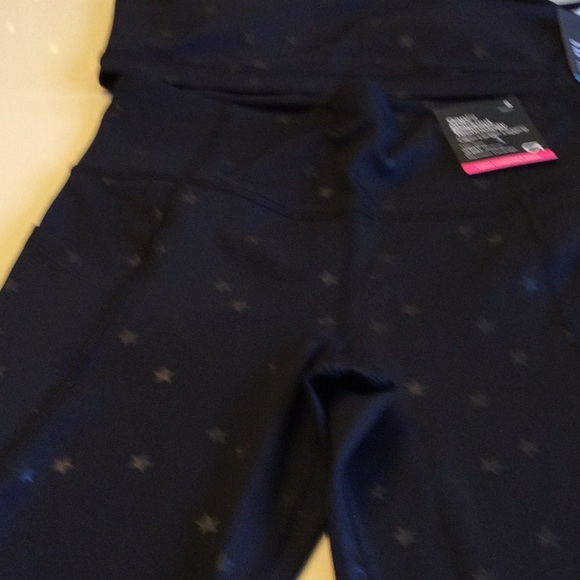 💜❤️FIRM NWT Gap active wear. - Picture 4 of 7